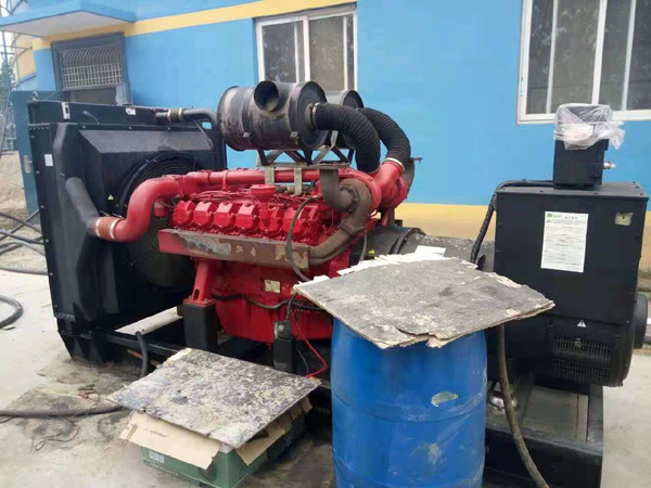 马尾关于柴油发电机组水箱污垢的产生与清理