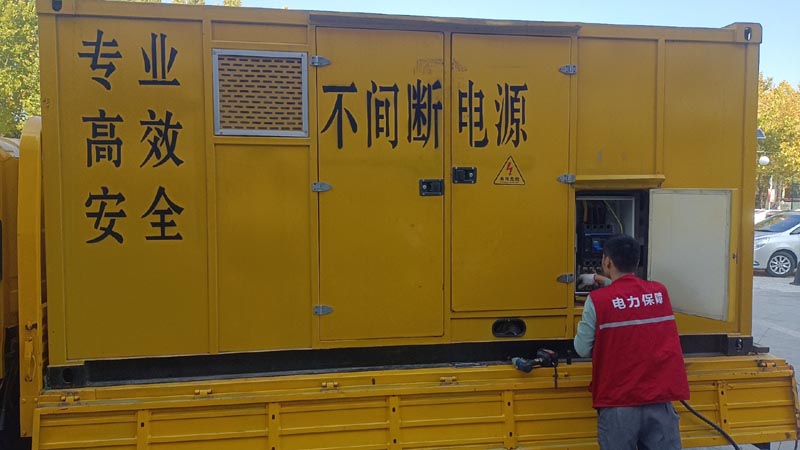 马尾柴油发电机组和UPS电源配合使用时，如何避免切换过程中的电力中断？